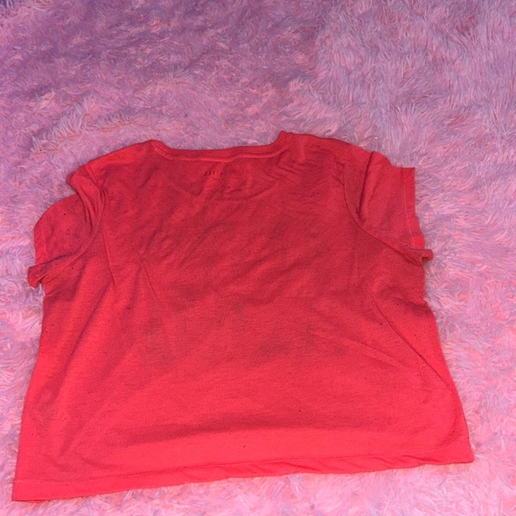 Hot pink AERO crop top - Picture 2 of 3
